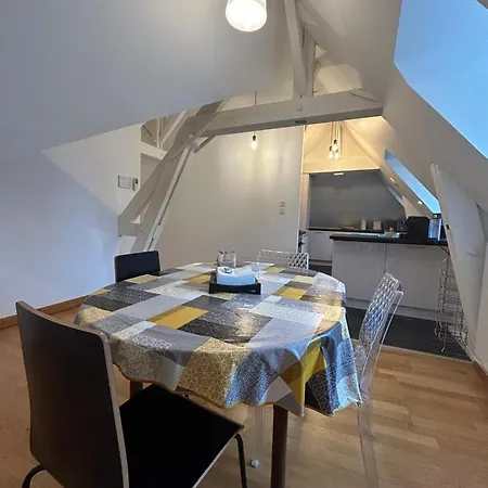 Apartment Le Square : Climatise En Centre *